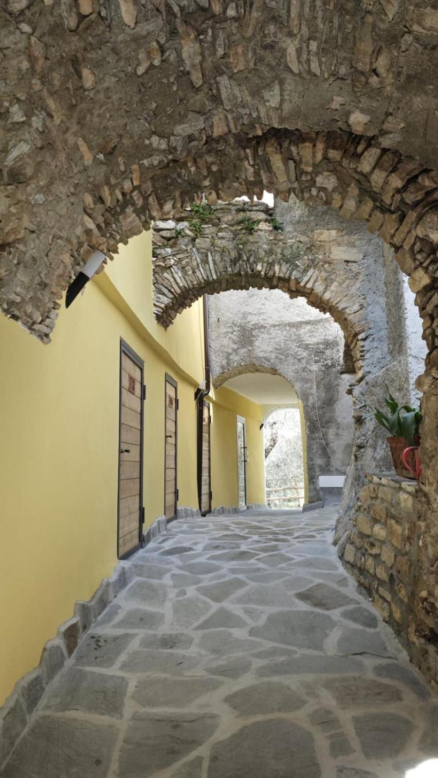 Appartamento Alba Dachi Farm Marina dʼMarina dʼAndora 外观 照片